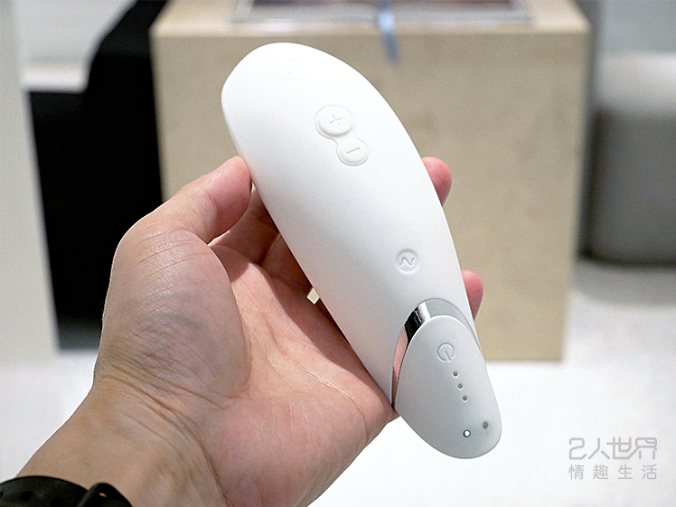 womanizer premium 吸吮 情趣 使用 實體店 充電