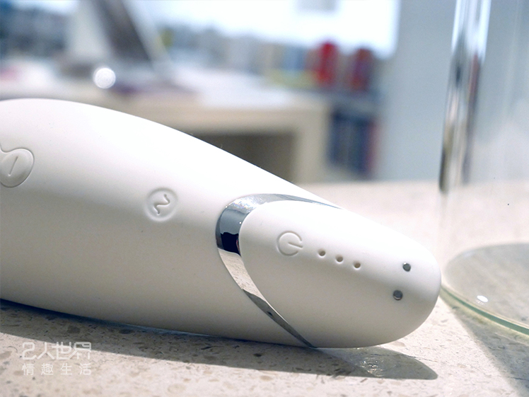 womanizer premium 吸吮 情趣 充電
