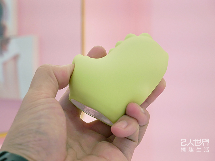 小怪獸 魔吻 使用 情趣用品 矽膠 材質