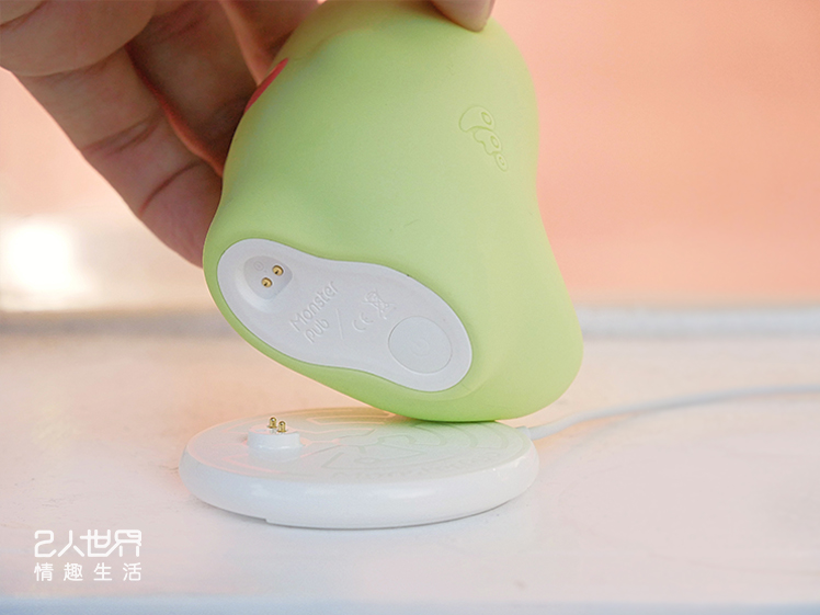 小怪獸 魔吻 充電座 磁吸 防水