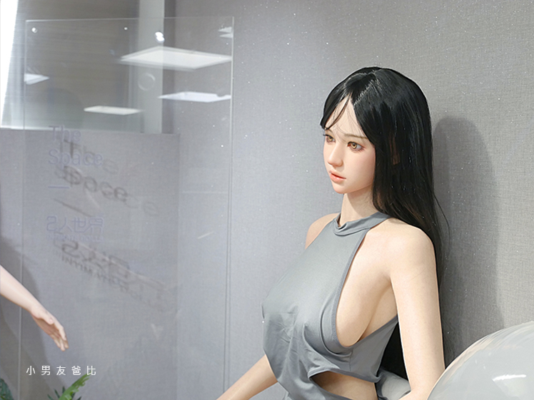 很擬真像真人的矽膠娃娃